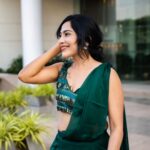 Ramya Subramanian Instagram – Crazy mode clearly ON a for  #AnniManchiSakunamule !😊✨🤍

For – #AMSPreReleaseEvent 
👗 – @aphrodites_drape 🥻
💄 💇🏻‍♀️- @maneasalon
📸- @theartist.india