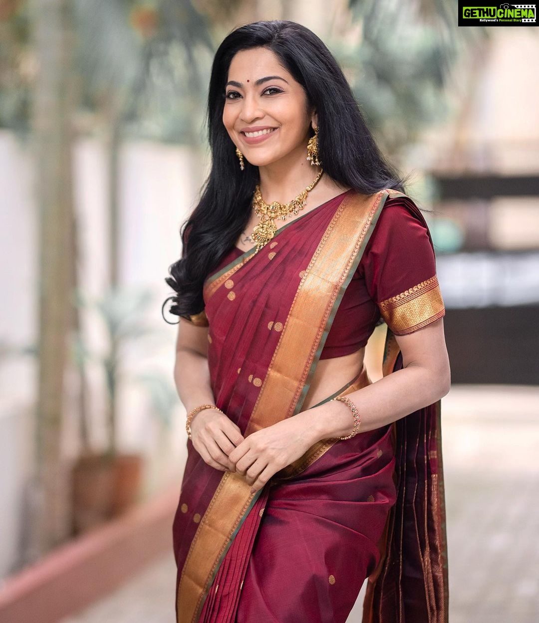 Ramya Subramanian Instagram - 2023 Officially Started š¤šāļø For - PS Naam Calendar Launch Styled by @indu_ig Shot by @haran_official_ Mua @abhirami_mua Hairdo @venki_hairstylist Saree @sundari_silks Blouse @yaradesigners Drapist @pleats_drapes Jewelry @made_for_hers