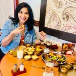Ramya Subramanian Instagram – From ‘Anchoring’ to  now ‘Authoring’ ….
From speaking at ‘Film Festivals’  to now ‘Literature Festivals’…

Until we spread our wings,we’ll never know how far we can fly!💯🧚🏻‍♀️.

Grateful and Blessed 😇🤍 Parul University