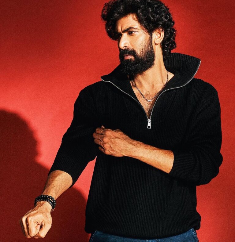 Rana Daggubati Instagram - Roll up the sleeves!! Look on and shine this New Year. Happy New Year 🥳 lovely people !!❤️🤗