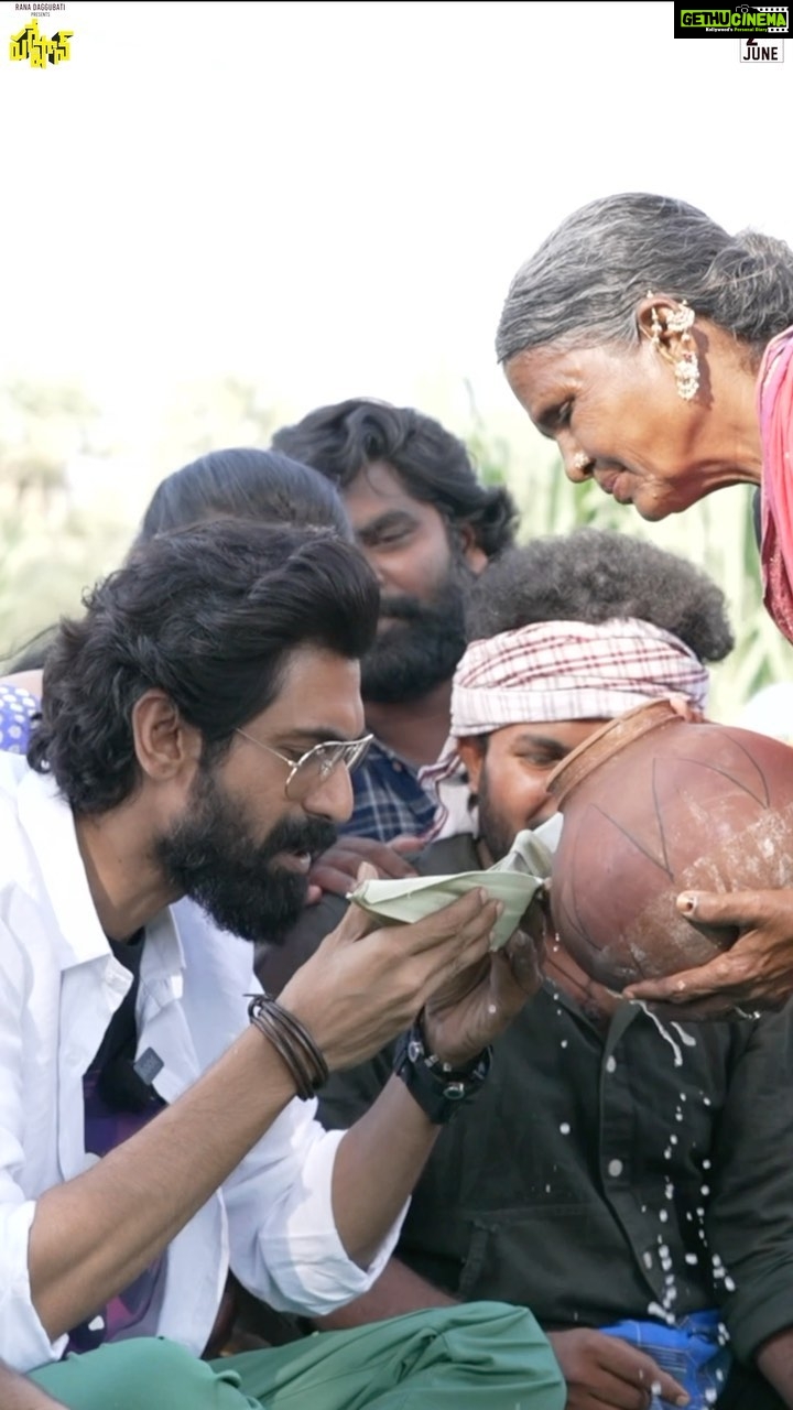 Rana Daggubati Instagram - రానా తో కల్లు దావాత్ Tomorrow on kallivalli #pareshan releasing on June 2 . Camera 🎥: @thirumal_myvillageshow , @skyphotographyi Edit : @myvillageshow_anil . @ranadaggubati @gangavva @myvillageshow_anil @chandhoooo @livpavani @thiruveer @rupakronaldson @yashwanth.nag @akkalacm @thespiritmedia @anjivalguman @bunny_abiran @s_presooo . . #rana #gangavva #myvillageshow #anilgeela #ranadaggubati #foodvideo #dawath #village #promotions #movie #villaagenature #moviepromotions Telangana