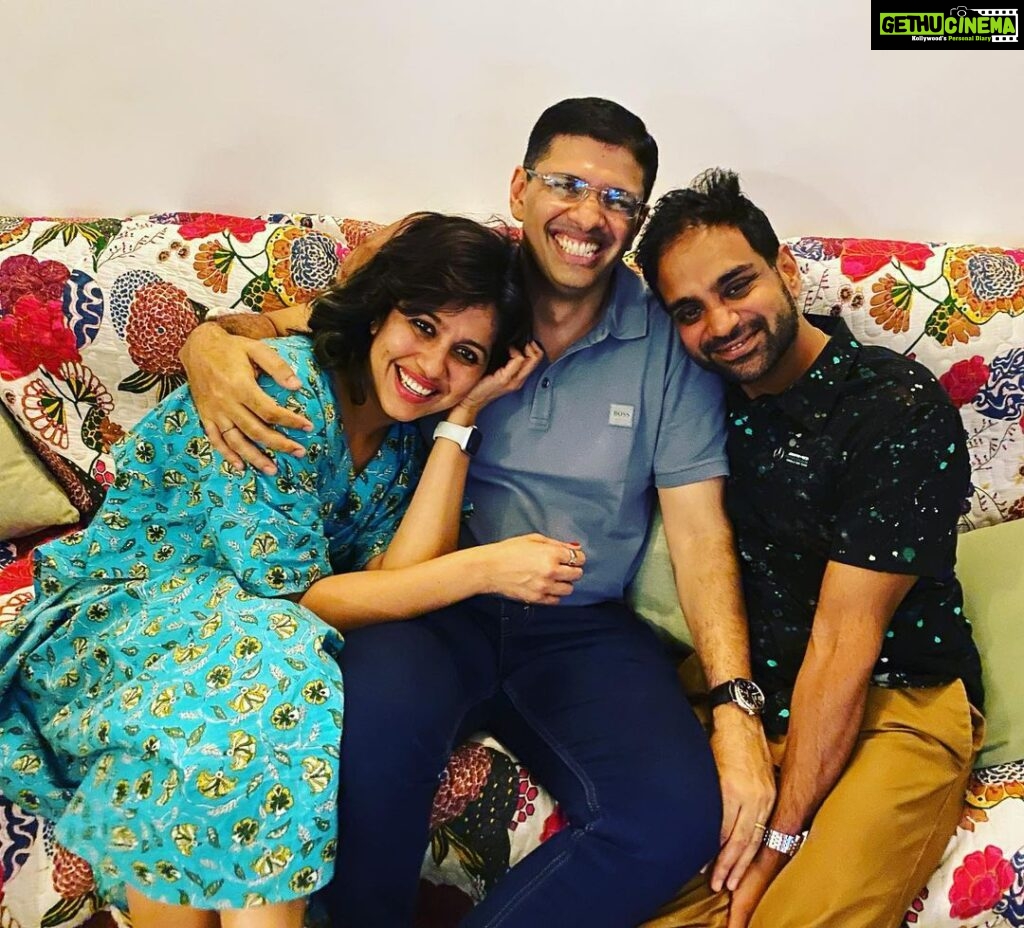 Ranjini Haridas Instagram - School friendships that last the test of time !!! @djkarimpanal @tijomaliakal was such fun hanging with you guys after like forever !!❤️ We should definitely do it more often and get more people to join in no ? not once in 10 years more like once in 1/2 years maybe.😂 #reunited #schoolfriends #allgrownup #funnights #happiehippie #23yearsandcounting #thentonow #choiceschool #friendship #nothinghaschanged #ranjiniharidas
