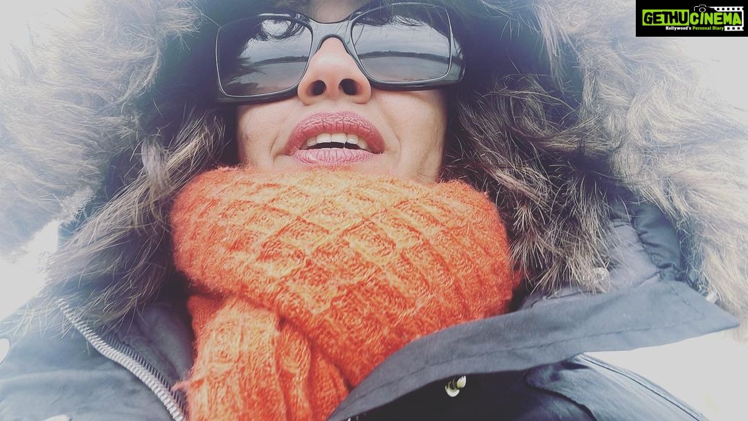 Ranjini Haridas Instagram - You know sometimes how your phone clicks pics by accident ..well these clicks were just that ..not meant to happen but I love them ..hence the post !!!π¬ #myphonesgotskills #π #beingsilly #winterwear#accidentalclicks #ranjiniharidas