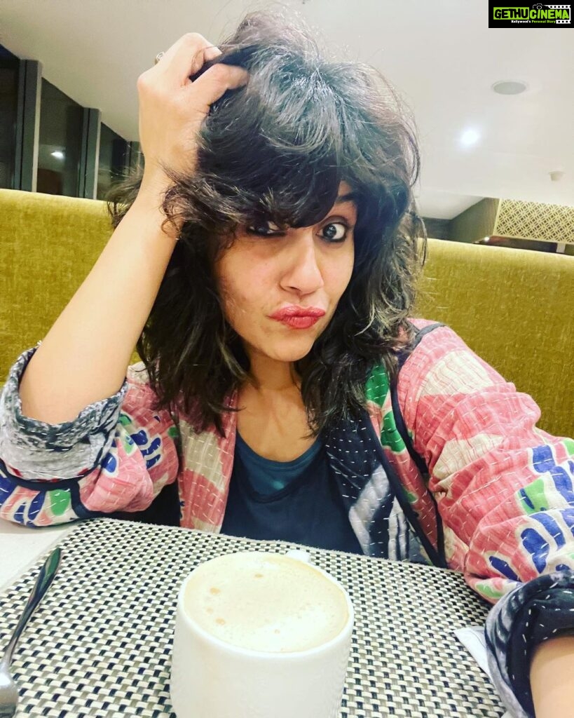 Ranjini Haridas Instagram - Where shall we go to next ? #earlymorning #airportscenes #coffeekeepingmeawake #letsgo #workmode #travel #sleepy #cochinairport