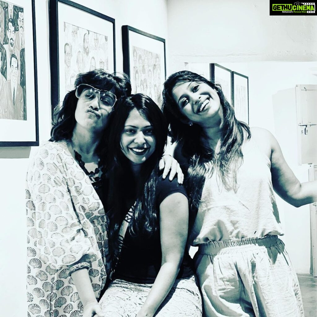 Ranjini Haridas Instagram - Timeless friendship ❤️ @trinketsofmemories @ranjinijose @lovingearth.fortkochi #23yearsandcounting #happypeople #friendsforlife #🙂 #newcafeintown #fortcochin #allsmiles #laughter #beingus #woman #threeiscompany