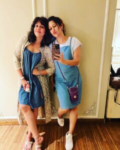 Ranjini Haridas Instagram - Ok..we back !!!😬

@ranjinijose 

#crazynightaroundtown #fortkochi #us2 #namesake #ranjiniharidas #ranjinijose #madness