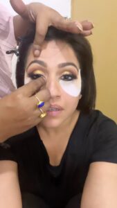 Ranjini Haridas Instagram - I thought this was going to be painful and hence decided to record it but surprisingly not !!! #eyeshield passes test !! @jaanmonidasofficial #makeupexperiments #eyemakeup #todayslook #workmode #eventtime #paidtotalk #gettingready #eyeshield #eyemakeup #todayslook
