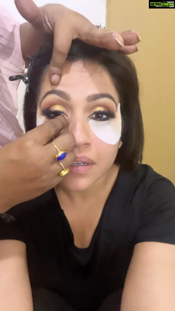Ranjini Haridas Instagram - I thought this was going to be painful and hence decided to record it but surprisingly not !!! #eyeshield passes test !! @jaanmonidasofficial #makeupexperiments #eyemakeup #todayslook #workmode #eventtime #paidtotalk #gettingready #eyeshield #eyemakeup #todayslook