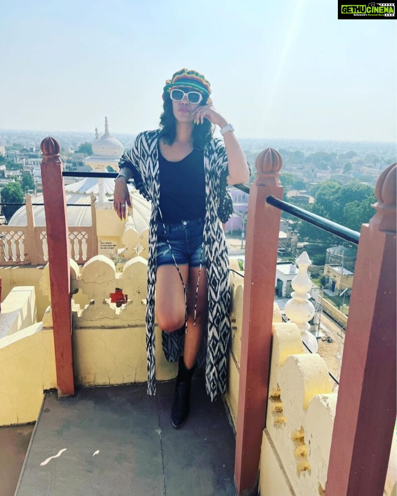 Ranjini Haridas Instagram - Good morning people !!! #alsisarpalace #rooftop #theview #beforethemadness #allsettokillit #weekendgetaway #magneticfields #rajasthan #alsisarmahal Alsisar Mahal- Heritage Hotel