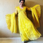 Ranjini Haridas Instagram - Yellow fever ! Outfit courtesy@madebymilankochi Hair and makeup @jaanmonidasofficial #currentmood #yellow #happy #allsmiles #ootd