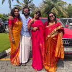 Ranjini Haridas Instagram - Wedding Ready !!! #SreeWedsAshwathy @iambreezegeorge @sreepriyan @haridassujatha #keralawedding #whatwewore #famjam #traditionalwear #weddingmarathon #weekendwedding #weddingceremony #bright #colourful #pattusaree #traditional #sareelove