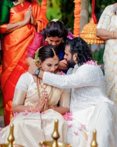 Ranjini Haridas Instagram - She only strives for the best...and until she gets it, she's relentless...but the beautiful part of it is that, this strive is not for herself, it's for people around her... I can't simply put into words, but, I think these pictures will show you that she was always present to guide and support us in the entire wedding process. Similar to the tying of the knot; the groom ties it twice and then the sister of the groom ties it again and secures it. You did just that: secured and solidified the wedding from start to end! Love and Respect to You chechi @ranjini_h, it wouldn't have been this beautiful without you..😊❤️