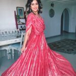 Ranjini Haridas Instagram - Thank you @madebymilankochi for this lovely outfit I wore for the PS2 launch event in cochin ..love it !!! Hair and make up @jaanmonidasofficial #ladyinred #madebymilan #eventready #reelsinstagram #reels #paidtotalk #emceelife #whatiwore #ootd #hair #makeup #styling #slowmotion #❤️#ranjiniharidas