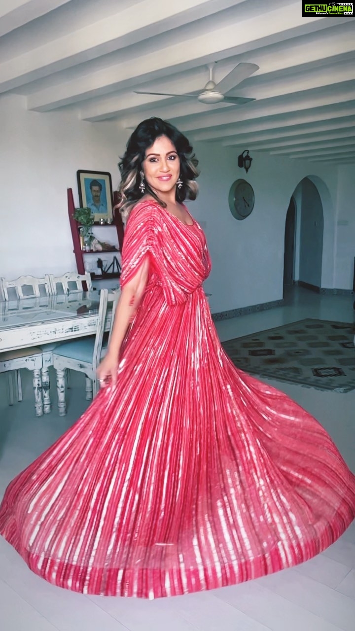 Ranjini Haridas Instagram - Thank you @madebymilankochi for this lovely outfit I wore for the PS2 launch event in cochin ..love it !!! Hair and make up @jaanmonidasofficial #ladyinred #madebymilan #eventready #reelsinstagram #reels #paidtotalk #emceelife #whatiwore #ootd #hair #makeup #styling #slowmotion #❤️#ranjiniharidas