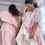 Ranjini Haridas Instagram - Who’s that girl??? Just @ranjini_h and @jaan_moni_das having some fun post make up cos our outfits were in sync!!!😂😂😂 And for our dancing styles 😂😂😂 in that particular area we most definitely were not in sync !!!🤷‍♀️ Hair and makeup @jaanmonidasofficial Outfit @madebymilankochi #gettingready #eventtime #giglife #hairandmakeup #summerlook #justsomefun #danceaway #happiehippie #ranjiniharidas #paidtotalk #emceelife