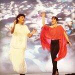 Ranjini Haridas Instagram - So this happened!!! #justanotherdayattheoffice @dr.boby_chemmanur @phygicartofficial HMU @jaanmonidasofficial #emceelife #paidtotalk #ilovemyjob #onstageshenanigans