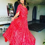 Ranjini Haridas Instagram - I rarely find myself in the mood to wear red..but when I do it’s all the way !!!😂 Outfit courtesy @madebymilankochi Hair and makeup @jaanmonidasofficial #redredred #gimmered #bright #workmode #whatiwore #eventready #paidtotalk #hair #makeup #poser #lovemyjob #ranjiniharidas