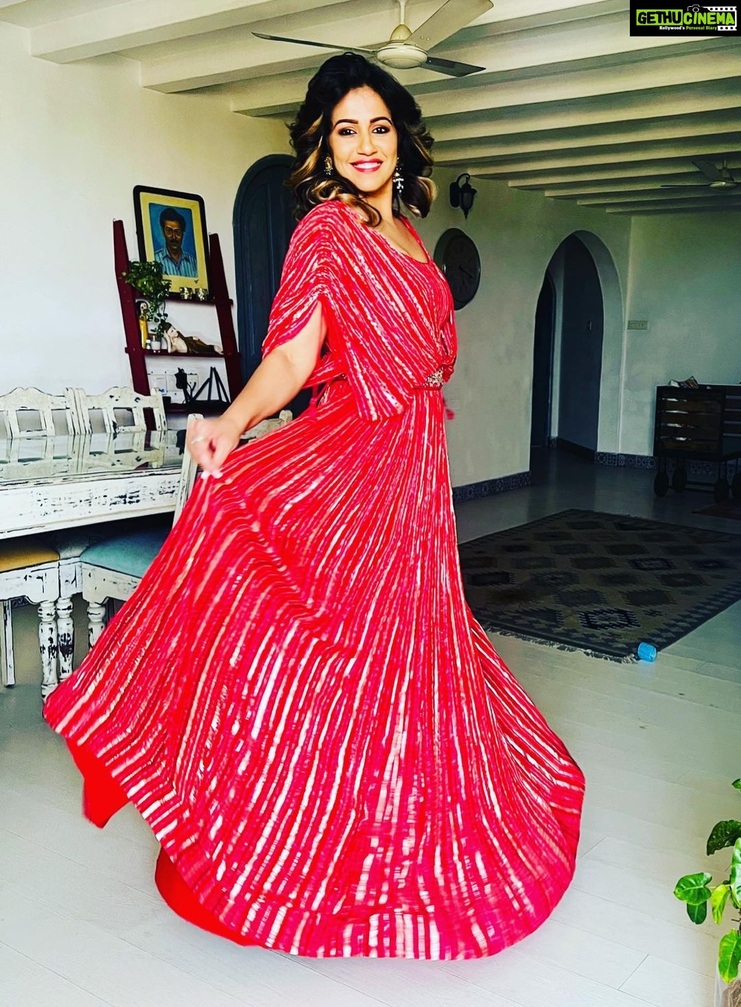 Ranjini Haridas Instagram - I rarely find myself in the mood to wear red..but when I do itโs all the way !!!๐ Outfit courtesy @madebymilankochi Hair and makeup @jaanmonidasofficial #redredred #gimmered #bright #workmode #whatiwore #eventready #paidtotalk #hair #makeup #poser #lovemyjob #ranjiniharidas
