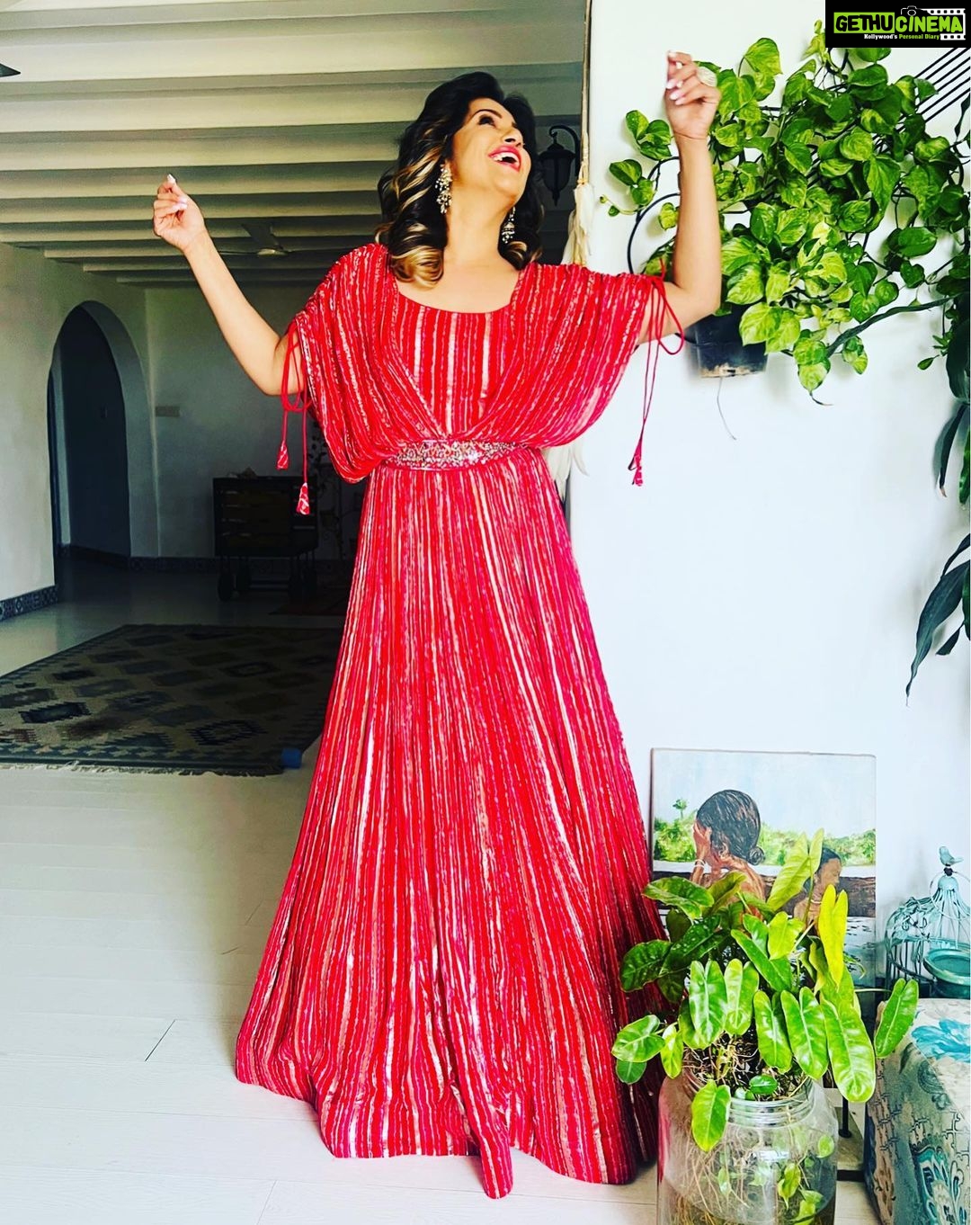 Ranjini Haridas Instagram - I rarely find myself in the mood to wear red..but when I do itโs all the way !!!๐ Outfit courtesy @madebymilankochi Hair and makeup @jaanmonidasofficial #redredred #gimmered #bright #workmode #whatiwore #eventready #paidtotalk #hair #makeup #poser #lovemyjob #ranjiniharidas