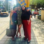 Ranjini Haridas Instagram - Bangalore babes !!!😂😂😂 @virgo.ego @madsie29 #bangalorediaries #dayout #postlunchpic #roadsiderowdies #desserttime #happiehippie #ranjiniharidas