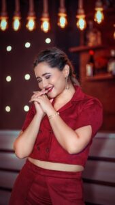 Rashami Desai Instagram - No life without music and dance 💕
.
.
.
Dress : @label_rishmaan 
.
Shoot : @sk_.click 
Managed : @sneha.churi @tdfbysnehachuri 
HMU : @makeupbynainaa 
Hair : @riddhi_beautycare14 
Styled : @rimadidthat 
.
.
#rashamidesai #rashamians #dancereels #reelkarofeelkaro #diva #rythmicrashami💃 #whatelseispossiblenow #trendingreels #love #immagical✨🧞‍♀️🦄