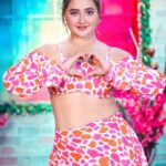Rashami Desai Instagram – Rhythmic Rashami 🥰
.
.
Managed by @tdfbysnehachuri @sneha.churi
Video by @sk_.click
Styled by @rimadidthat
Outfit @liyokki
Earrings @goldenbyree
Jew PR agency @mediatribein
Makeup @makeupbynainaa
Hair @riddhi_beautycare14
.
.
#rashamidesai #rashamians #diva #love #reel #trendingreels #instagood #whatelseispossible #rythmicrashami💃 #immagical✨🧞♀️🦄 S3 – Star Skills Studio