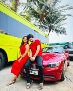 Rashami Desai Instagram - Guess who’s looking Red Hot Today ❤️👅 @imrashamidesai Mission Laila Loading….. Madh Island