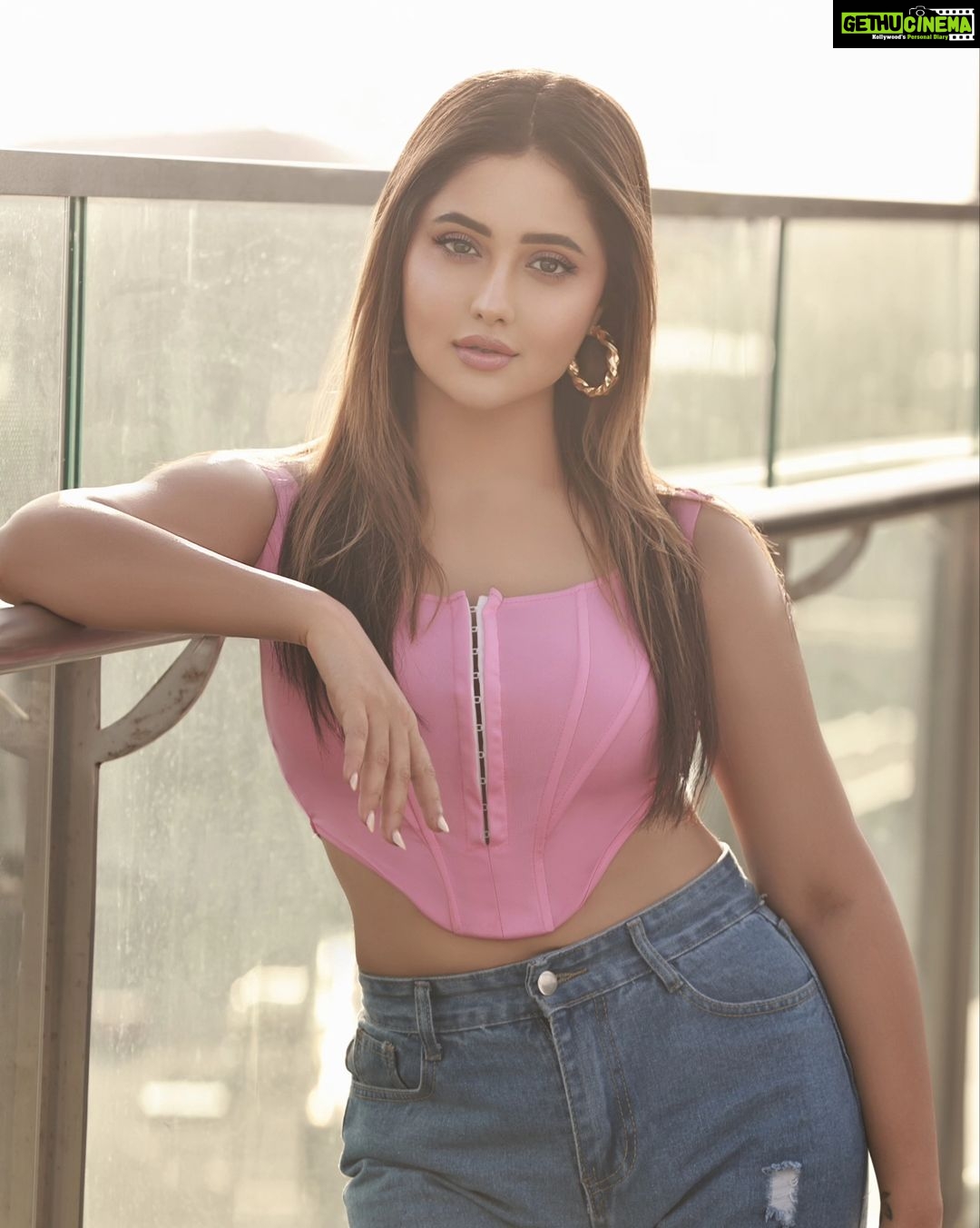 Rashami Desai - 432.6K Likes - OBSESSED 💗
.
.
My 💗 @manalijagtap
World best @amitkhannaphotography
My favourite @makeupby_tanvi
.
.
#rashamidesai #rashamians #love #diva #fashion #manalijagtap #whatelseispossible #immagical✨🧞♀️🦄
