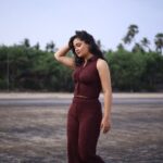 Rashami Desai Instagram – Feeling hot 🥵 
.
.
#rashamidesai #radhamians #Diva #love #♥️ #whatelseispossiblenow #immagical✨🧞‍♀️🦄