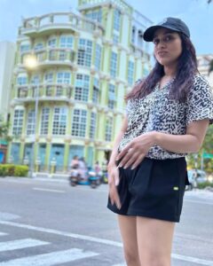 Rashmi Gautam Instagram - #rashmigautam #sunseasandsky #mondayblues #prettylittletrips #summervibes☀️