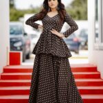 Rashmi Gautam Instagram – This is my #happyblack 
Outfit by @varahi_couture comfortable fashion 
P.c @saikiran_kore 
#rashmigautam #balck #coordset #cotton #summervibes☀️