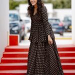 Rashmi Gautam Instagram – This is my #happyblack 
Outfit by @varahi_couture comfortable fashion 
P.c @saikiran_kore 
#rashmigautam #balck #coordset #cotton #summervibes☀️