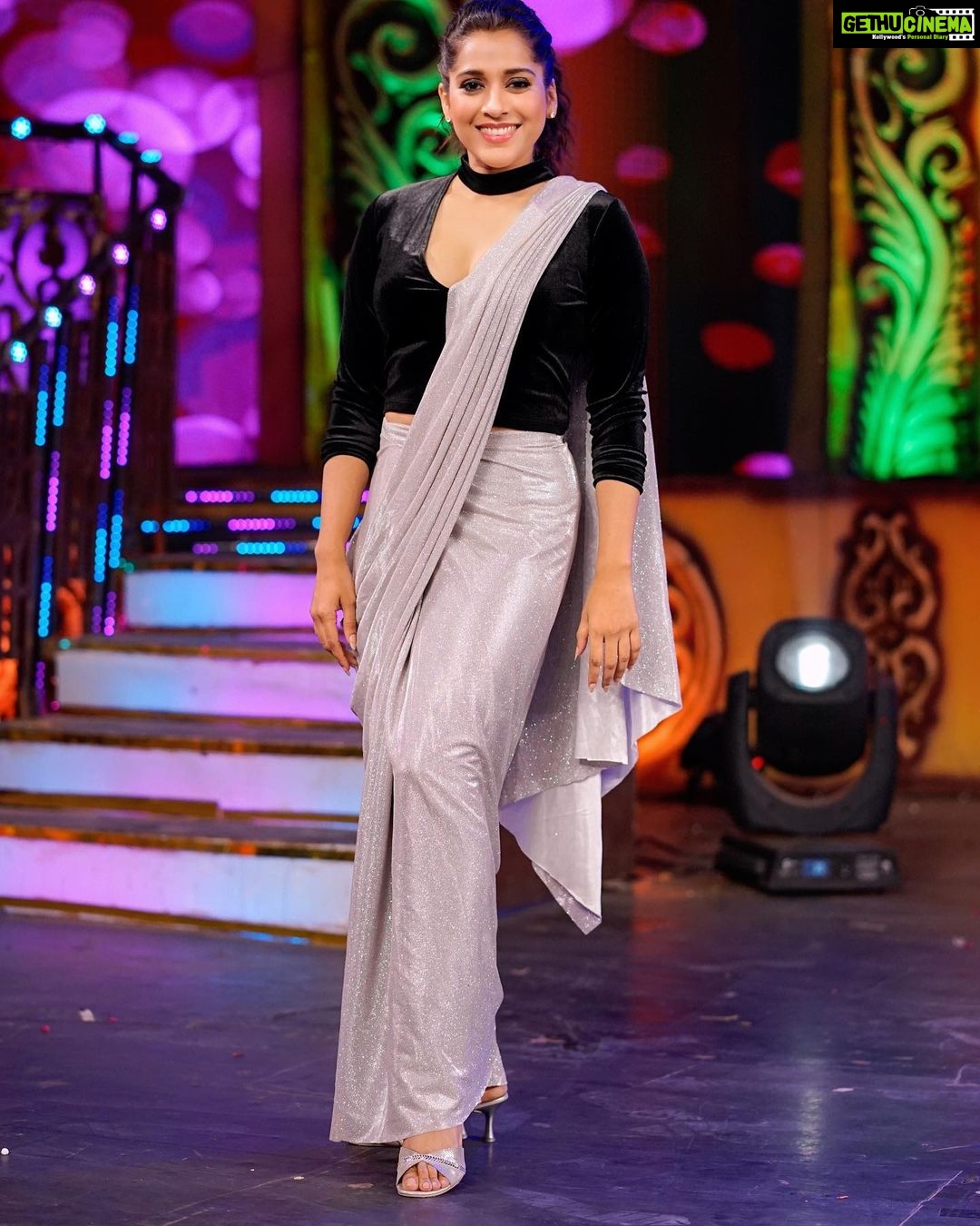 Rashmi Gautam Instagram - Some Clicks from the sets of #Sdc #sridevidramacompany #rashmigautam @ravi_cross_clickx