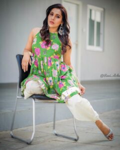Rashmi Gautam Instagram - #summervibes☀️ #hellosunshine☀️ #rashmigautam 
📸p.c @ravi_cross_clickx