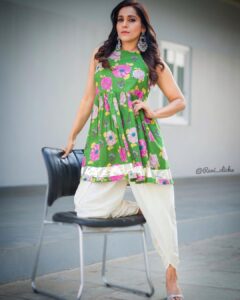 Rashmi Gautam Instagram - #summervibes☀️ #hellosunshine☀️ #rashmigautam 
📸p.c @ravi_cross_clickx