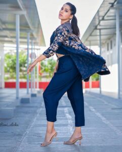 Rashmi Gautam Instagram - #rashmigautam #blue #fridaynight #extrajabardasth 
📸 @ravi_cross_clickx