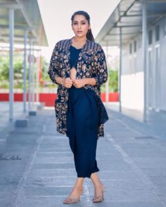 Rashmi Gautam Instagram - #rashmigautam #blue #fridaynight #extrajabardasth 
📸 @ravi_cross_clickx