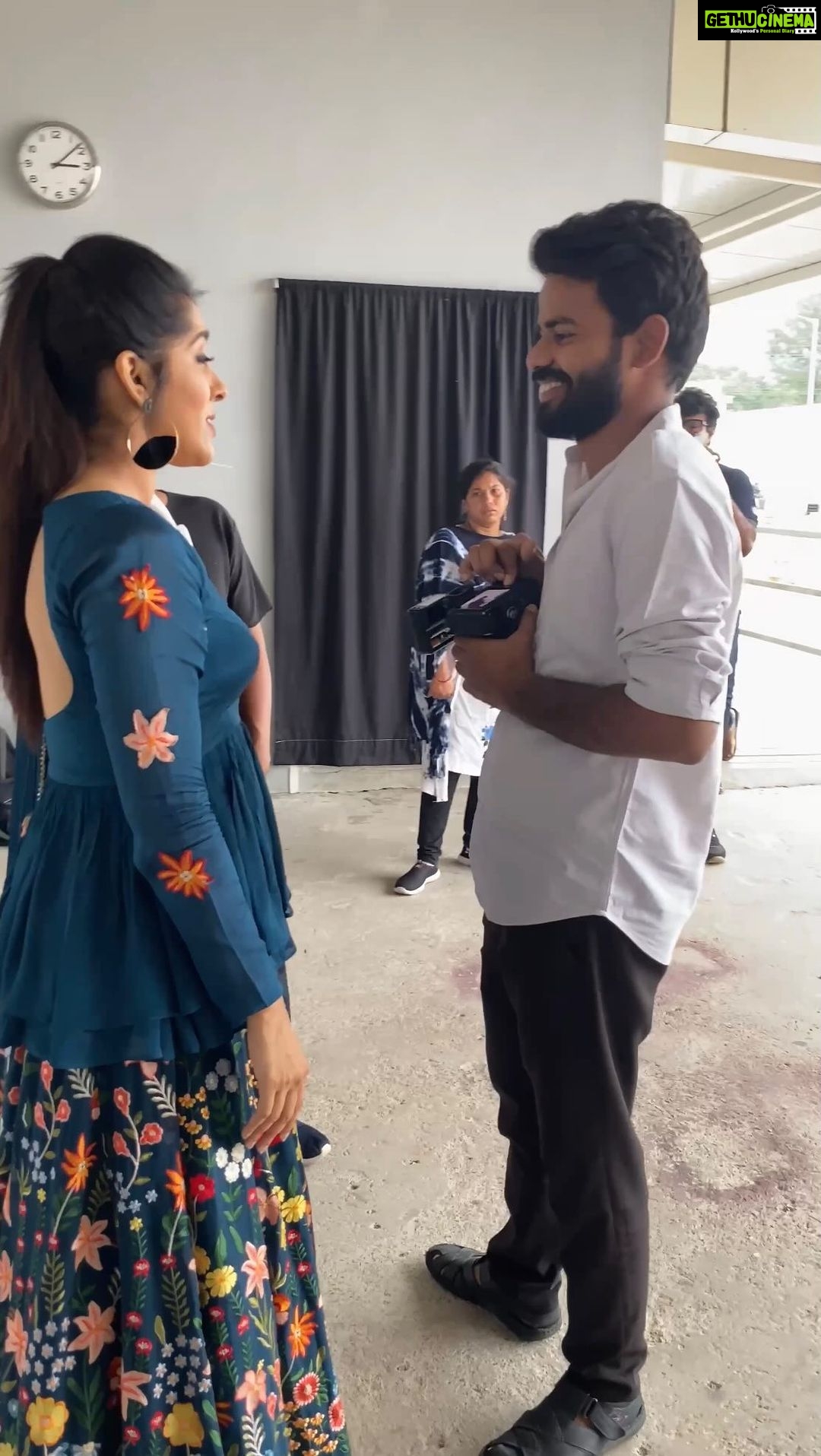 Rashmi Gautam Instagram - Happy Birthday @rashmigautam . I know it’s been a long journey between us. You have been fun , sarcastic, adamant and Caring too. I thank you for bearing me and thank me for bearing you too. . .. wish you the best of best birthdays ever. @saikiran_kore @ekorphotography ekor photography