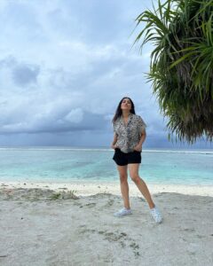 Rashmi Gautam Instagram - #rashmigautam #sunseasandsky #mondayblues #prettylittletrips #summervibes☀️