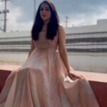 Rashmi Gautam Instagram - Outfit @varahi_couture #rashmigautam #nellyfurtado #oldisgold #reels #trendingreels #trendingsongs