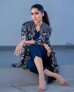 Rashmi Gautam Instagram - #rashmigautam #blue #fridaynight #extrajabardasth 
📸 @ravi_cross_clickx