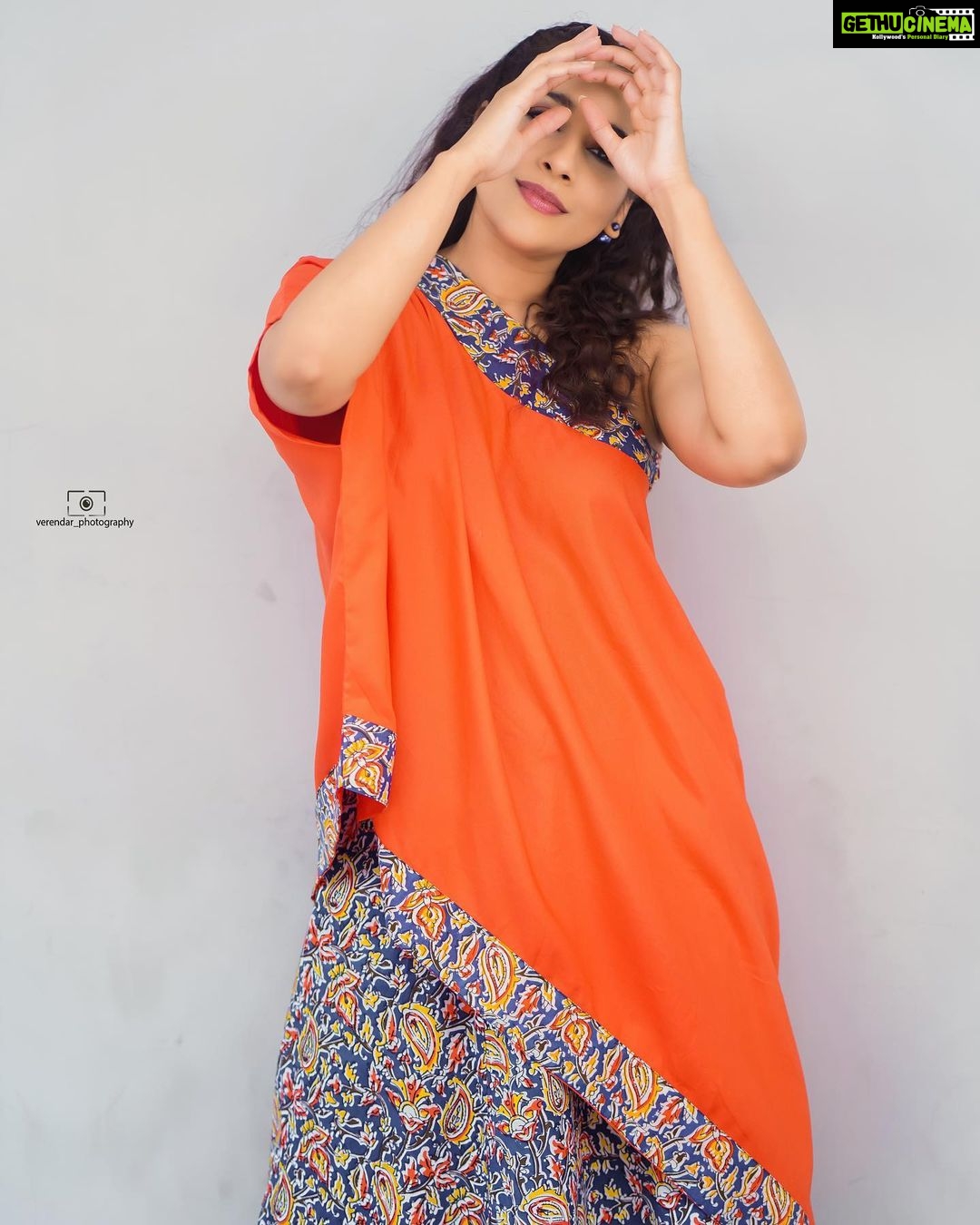 Rashmi Gautam Instagram - #rashmigautam #candycolors #corals #orange #summer #summervibes