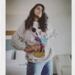 Rashmi Gautam Instagram - Some days are just Mehhhhhh #rashmigautam #sundaypost #summervibes #mickeymouse