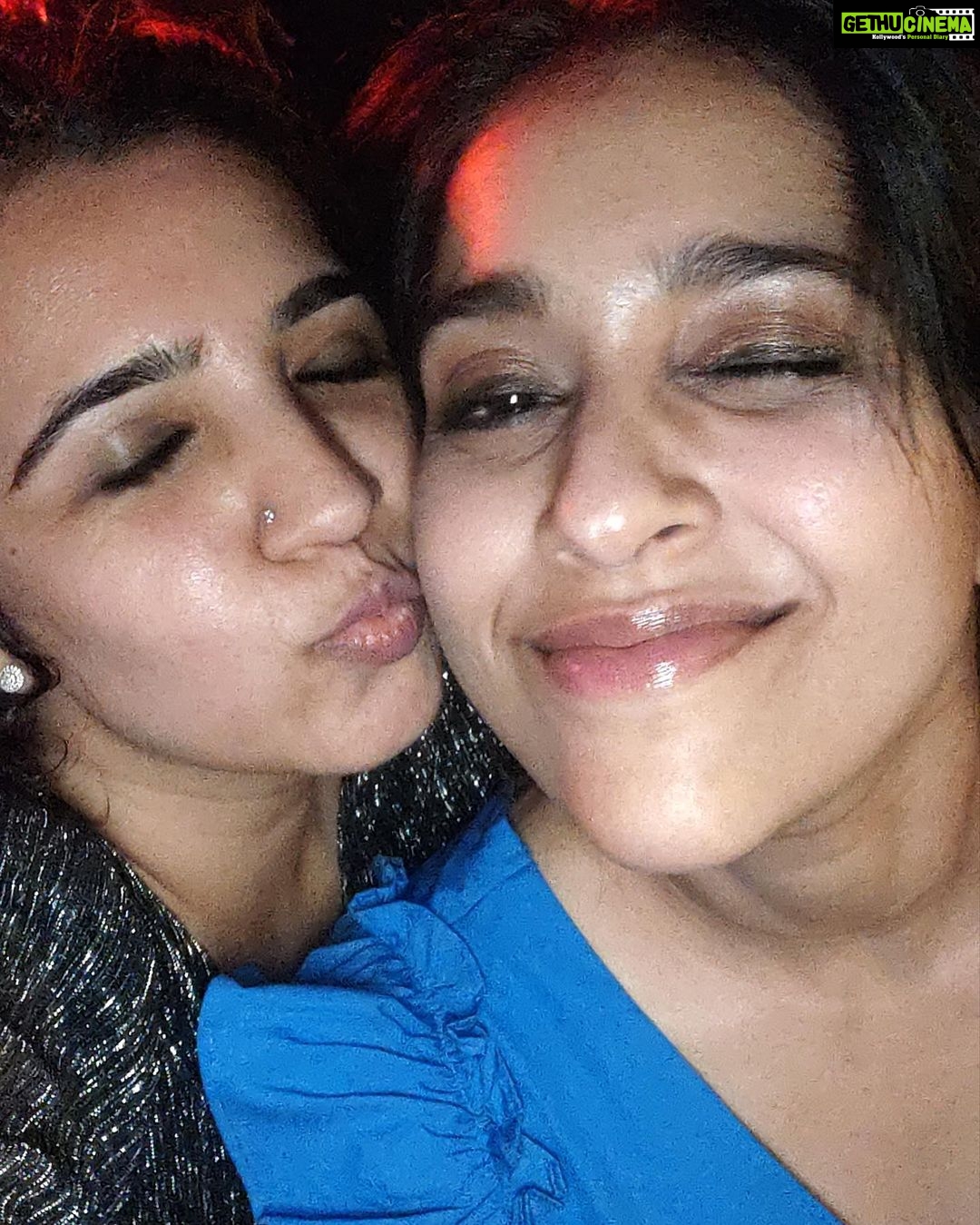 Rashmi Gautam Instagram - Stick to the ones who want to stay Let go of the ones who want to leave Another year added to my existence Doing my bit to make it worth it Thanks to each and everyone who made it spl FANS FRIENDS FAMILY three main pillars of my life #thankyou Indeed a HAPPY BIRTHDAY 27-04-2023