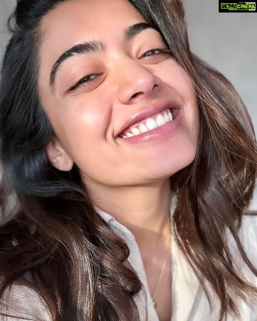 Rashmika Mandanna Instagram - I nowadays don’t take that many selfies but remember taking these kinda selfies back in college… 🥲😆