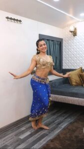 Rashmika Mandanna Instagram - Doneee with the performanceeee at @iplt20 and what a blasttt it was 🌸 I wanted to perform on this as well today but I couldn’t so here’s a lil gift for all of you who have been asking for it…🤍 P.S. My entire IPL journey coming out sooooon 😉 #ThalapathyVijay Sir @directorvamshi @musicthaman @srivenkateswaracreations #Varisu