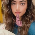 Rashmika Mandanna Instagram - Guys sorry I went missing for awhile.. 🐒 that’s Cz we were mostly shooting in no network areas.. but guyzzzz our first schedule wrap of #rainbow 🌈❤️ Thankyou #rainbow team for your hard workkkkk.. you guys are awesome! 💃🏻😁 (Ok now ps: it’s a bit confusing.. so it’s it’s for those who actually want to know 😆) 3rd place we shot in was Munnar - 1- this was yesterday, before pack up picture.. @devmohanofficial and I took.. 🐒 2- a group pictureeeeeee❤️❤️❤️❤️❤️❤️ 3- the scenery we had from our location.. man! It was dreamy..😍 4- this was a view from my room.. I just haaaaad to show it to you.. ❤️Munnar has some of the most beautiful views for sure.. 😍😍 2nd was Kodaikanal - 5- the flowers just looked too pretty.. 😋🤍 6- the sun rise view from my balcony in Kodai.. 🥰🥰 And 1st was Chennai - 7- how can my day go without a workout, tell me 😋😋 @karansawhney11 video credit 🐒 8- mum came to pick my sister up to go back home.. 😄ladies hai toh matlab the photo session has to happen for sure.. ❤️ 9- my sister had come off to Chennai alone to watch me work and her lil mid shot hugs were THE BEST.. ❤️❤️ kids are so tiny man.. 😮 10- my first selfie and I think the only solo selfie from the sets of #rainbow 🌈😋 All about my last few days ❤️😋 Ok worked too hard for this post.. bye ❤️😋 @devmohanofficial @shantharuban_gnanasekaran @justintunes @thamizh_editor @bhaskaran_dop @prabhu_sr @dreamwarriorpictures ❤️❤️❤️