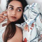 Rati Pandey Instagram - ❤❤ . . #wanderlust #aintnosunshinewhenshesgone #oldmelodies #ratipandey