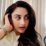 Rati Pandey Instagram - Who does that?😁🙈🤦‍♀️ . . #funnyreels #callme # ratipandey #instagram #explore