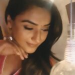 Rati Pandey Instagram - Lemme flow with the 🎶 🎵 💃 . . #réel #oldsongs #ratipandey #loveformusic #myvibes #myevenings #reelviral